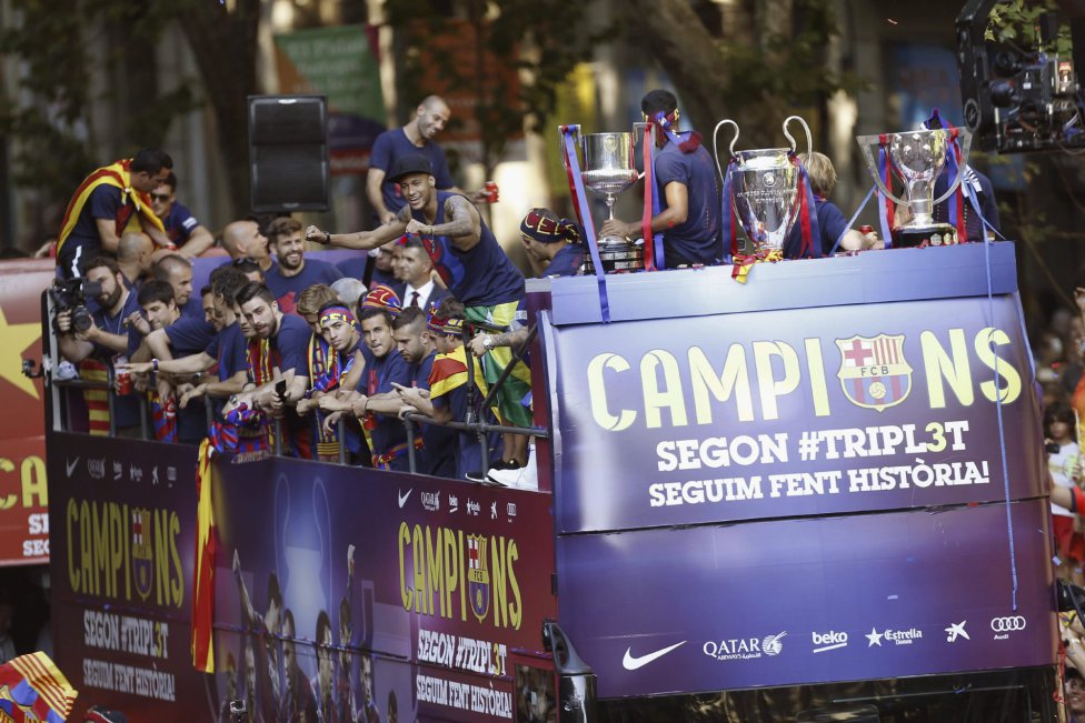 El segon triplet  passeja per Barcelona